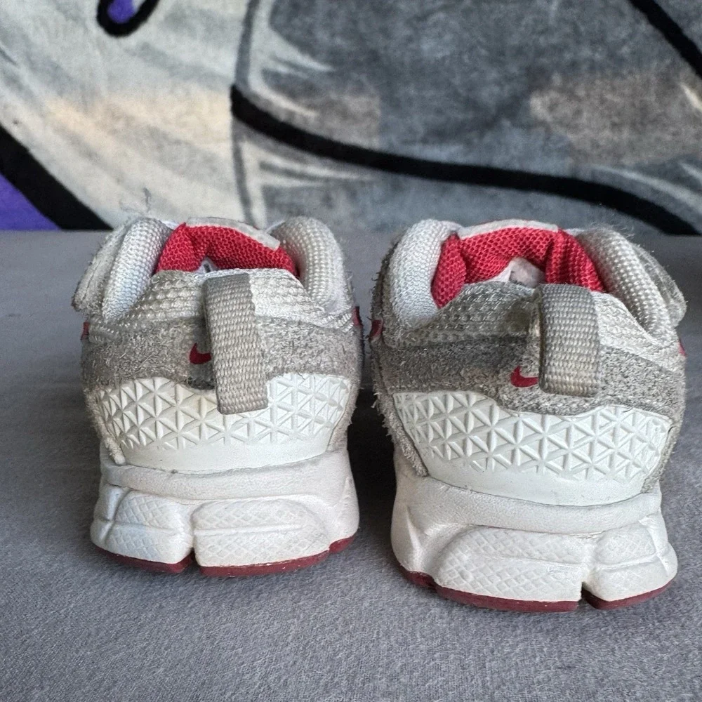 Size 5c - Toddler's Nike Vomero 5 SE Sail/University Red (IO9260 100)